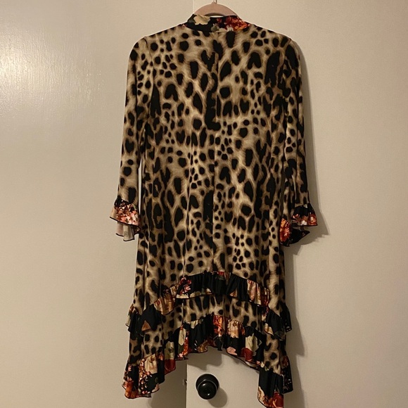 Zadie B’s Leopard Print Tunic with Floral Ruffle - Picture 2 of 3